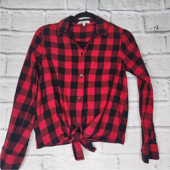 Madewell Flannel Tie-Front
Shirt Red Black Buffalo
Check Plaid Size XS Button
Up - Picture 1 of 7
